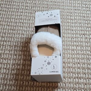 Festive Voice Womens Chestnut Large 8 - 9 Slippers Slip Ons Memory Foam Shoes